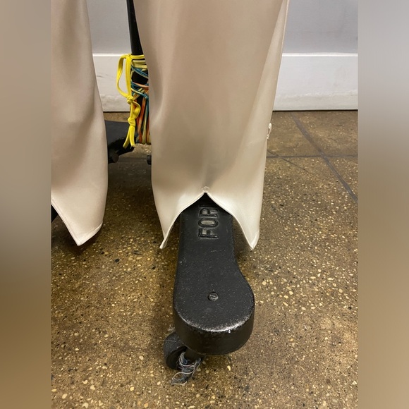 Contessa Mills Silk Pants - Picture 3 of 7